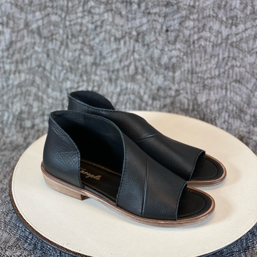 Free People Mont Blanc Sandal Asymmetrical Black size 37.5